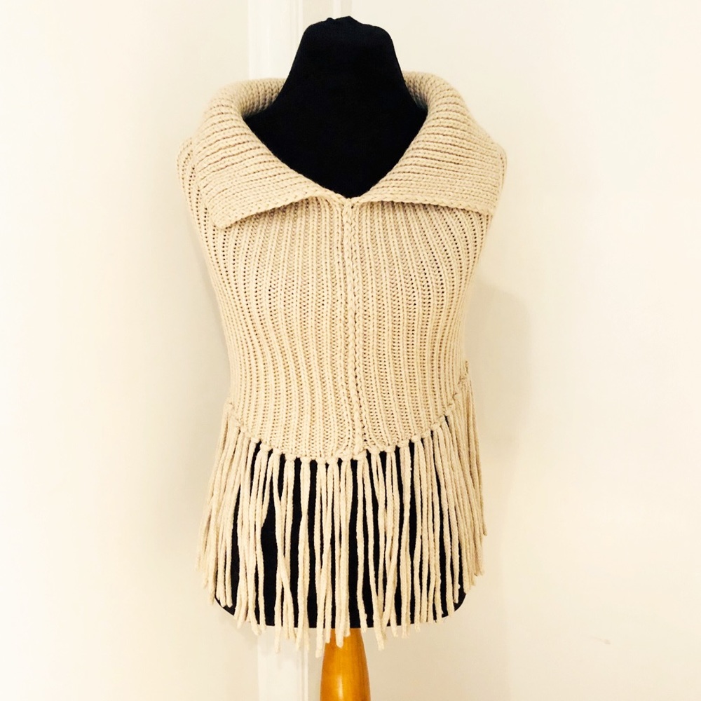 Hip Italien Merino wool Fringed poncho